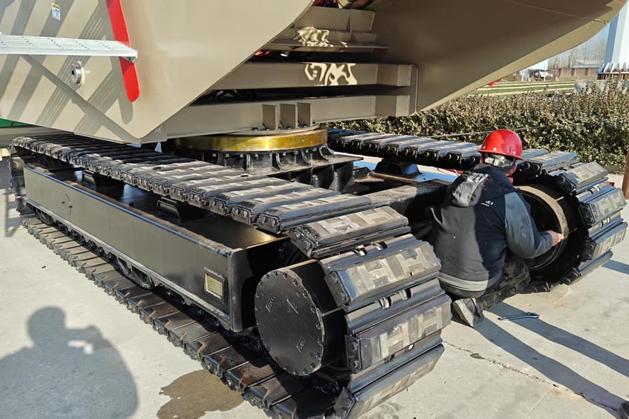 局部展示-履带行走系统